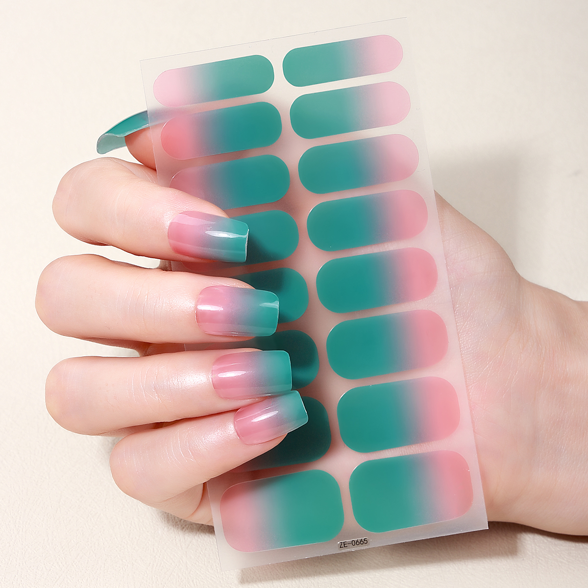 16tips DIY Baking-Free Nail St - Full Cover Adhesive recensione e prezzo