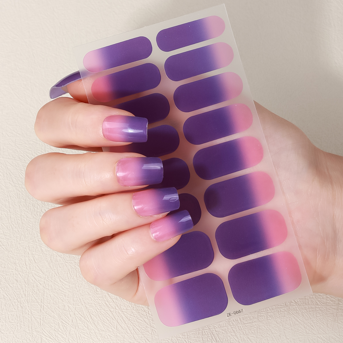 16Tips Full Cover Gradient Nai - Full Cover Adhesive recensione e prezzo